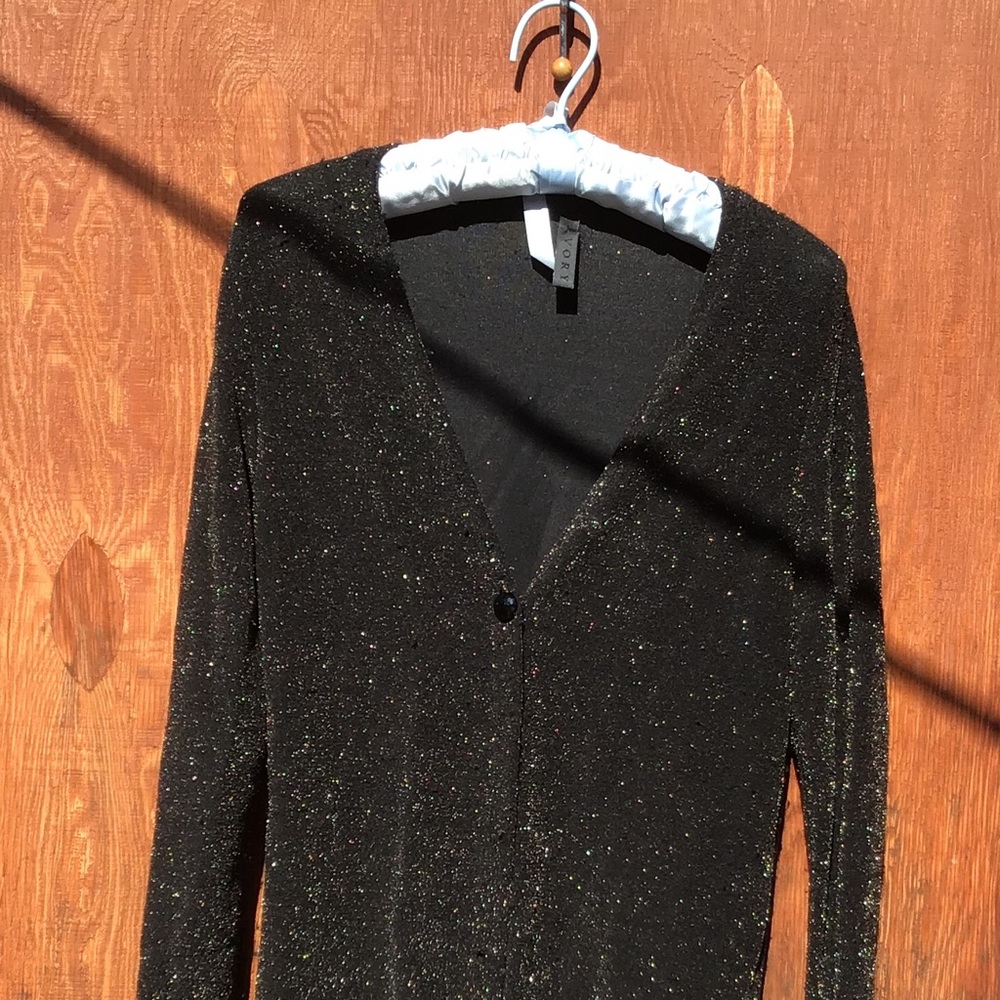 Long sleeve versatile day/evening V-neck, unlined
